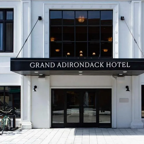 Grand Adirondack Hotel, Lake Placid, a Tribute Portfolio Hotel，位于Upper Jay的酒店