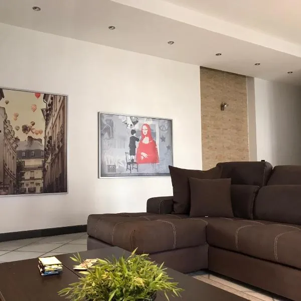 Sky and Green Luxury Apartament，位于博斯科雷亚莱的酒店