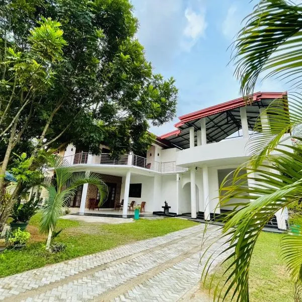 White Win Villa，位于Ulpotagama Iluka的酒店