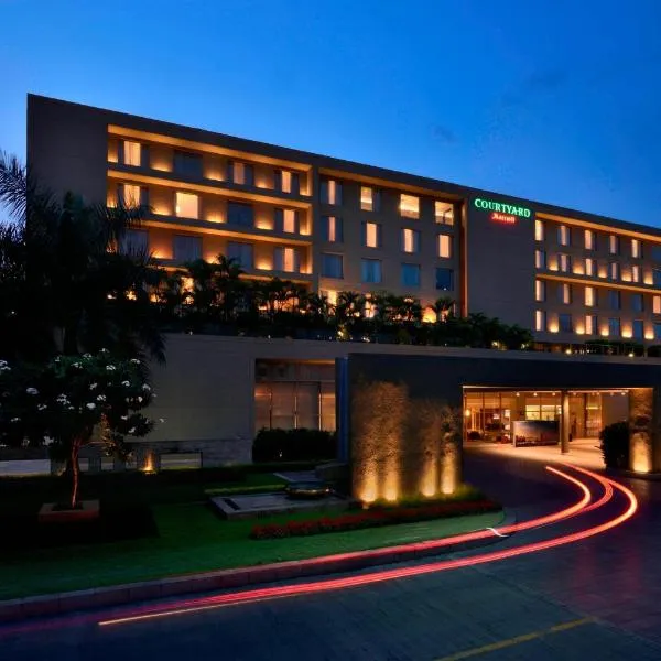 浦辛杰瓦万怡酒店 ，位于Paud的酒店