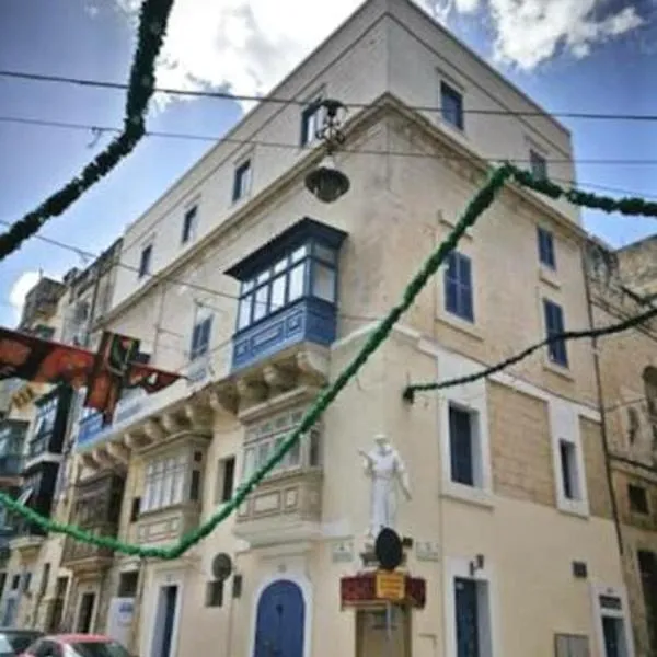 No 60, 2nd floor, centrally located, fully equipped studio Apt，位于弗洛里亚纳的酒店