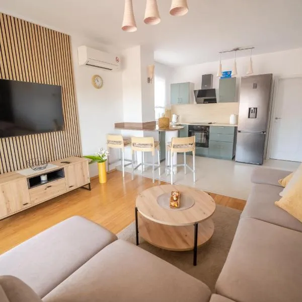 Apartments Ana-Maria，位于法扎纳的酒店