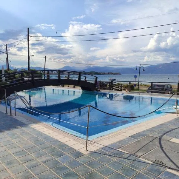 Luxury Beach House 3 Br, AC，位于塞利亚尼蒂卡的酒店