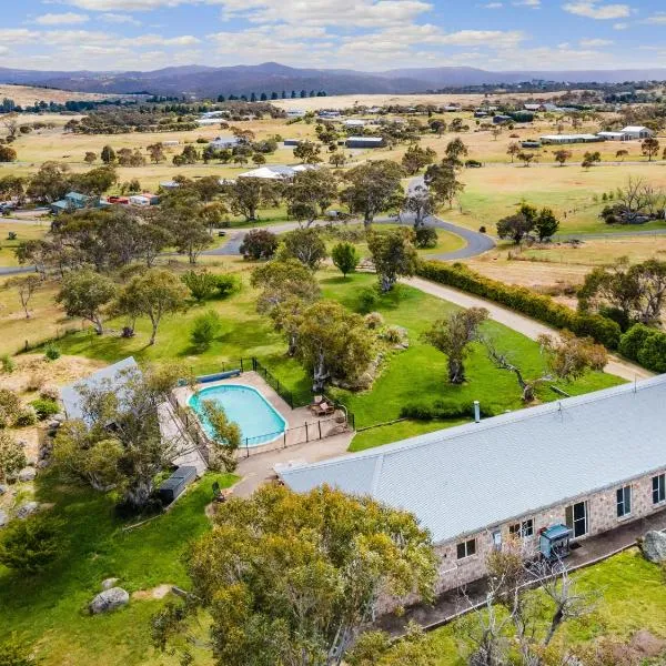 Winterwood Lodge - 6mins Jindabyne Pets Allow Floor Heating Farm Stay，位于Moonbah的酒店