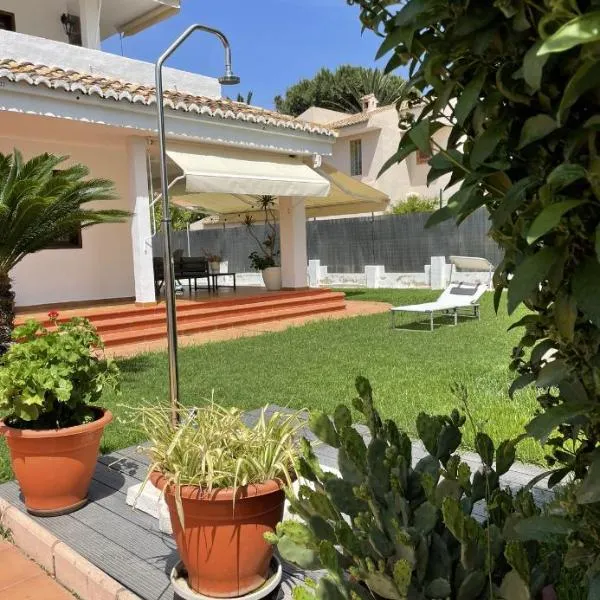 Chalet PuigVal 50m de la playa，位于瓦伦西亚的酒店