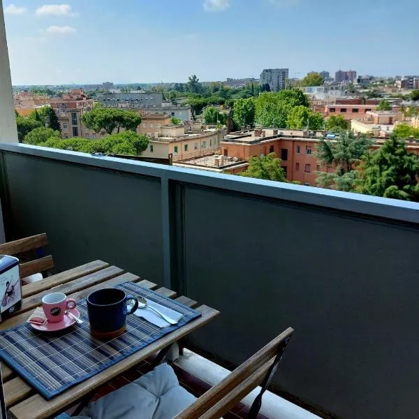 Appartamento CasaZeta luminoso e centralissimo，位于拉蒂纳的酒店