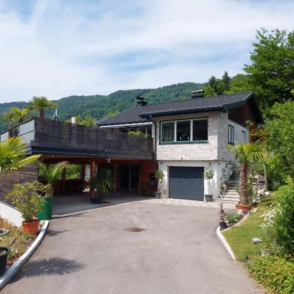 Ferienhaus Goldener Anker Unterach am Attersee，位于阿特湖畔施泰因巴赫的酒店