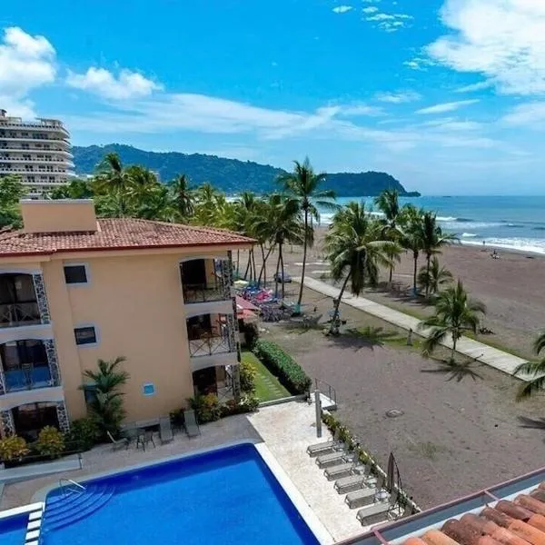 BEACHFRONT Condo Bahia Encantada L1 Jaco Beach，位于雅科的酒店