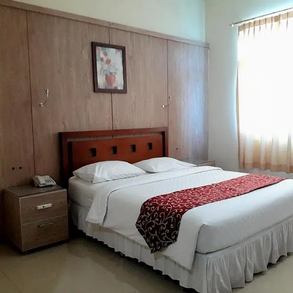 THE IGNISLO HOTEL SORONG，位于索龙的酒店
