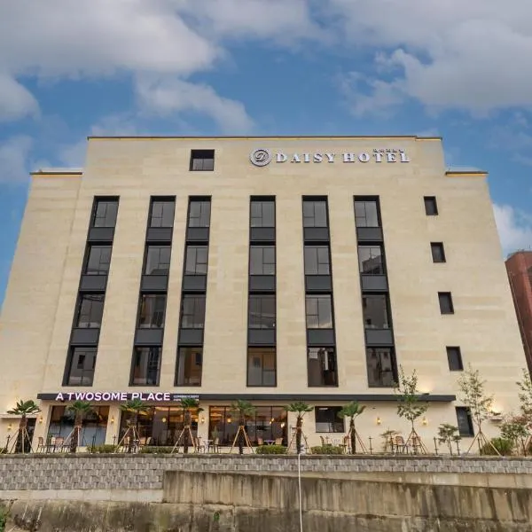 Masan Daisy Hotel，位于昌原市的酒店