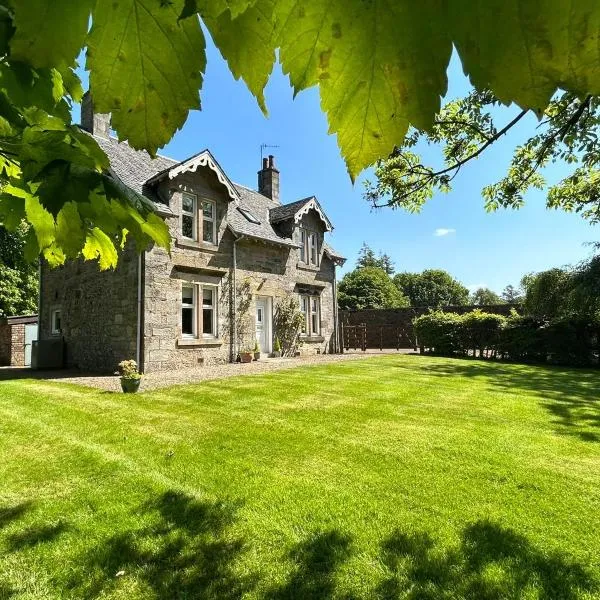 Luxury Garden Cottage，位于欧文的酒店