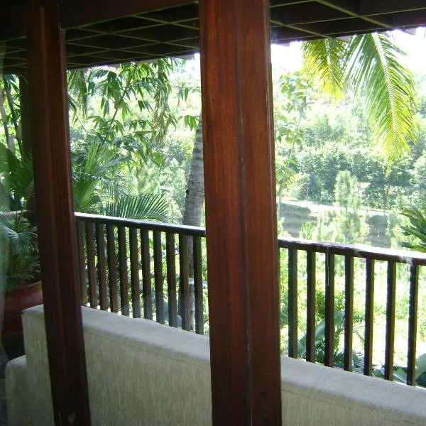 斯沃洛度假村及Spa旅馆，位于图隆阿贡的酒店