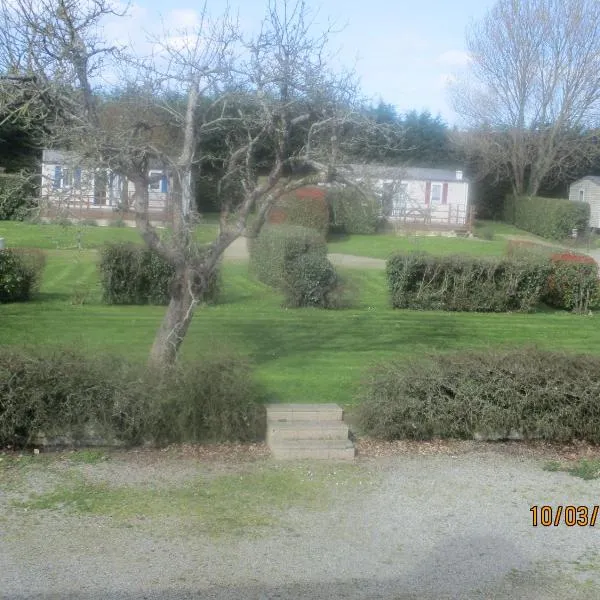 CAMPING VERT DE MORLAIX，位于Garlan的酒店