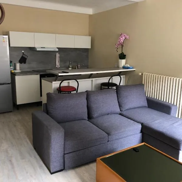 Jouy-aux-Arches : 10km Metz - Appartement rénové duplex 75m2 - Proximité A31 et toutes commodités，位于朱伊·奥克斯·阿奇斯的酒店