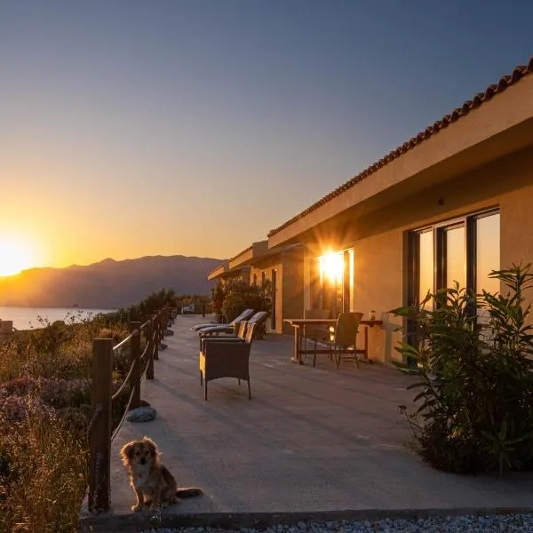 Elpida - breathtaking view，位于莫什劳斯的酒店