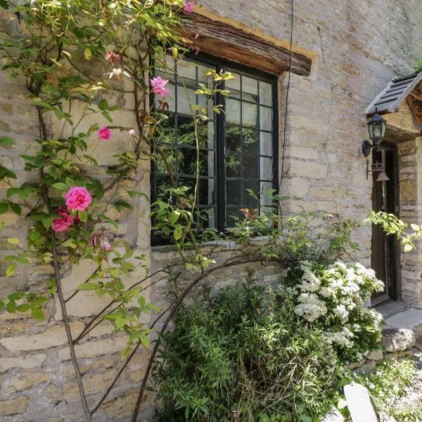 Fox Den Cottage，位于科姆堡的酒店