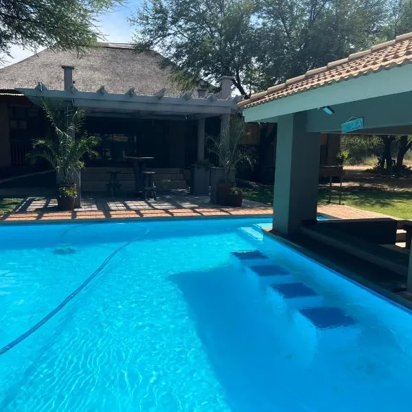 Thabazimbi Country Lodge，位于Gwarriehoek的酒店