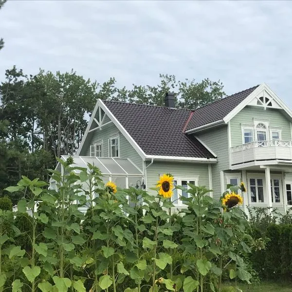 Ny Leilighet i Nevlunghavn，位于拉尔维克的酒店