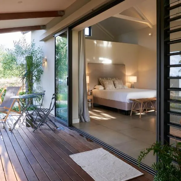 Peaceful Tree Cottage，位于塔马兰的酒店