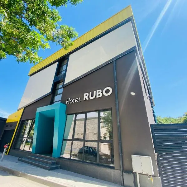 RUBO Hotel，位于Osmar的酒店