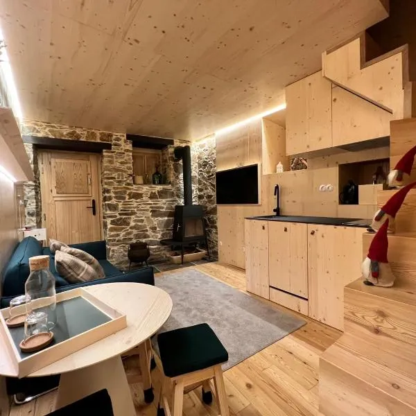 Casas do Talasnal，位于洛萨的酒店