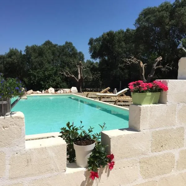 Dimora Antonella - Ostuni 4 seasons - Splendid Villa Depandance with Private Swimming Pool，位于奥斯图尼的酒店
