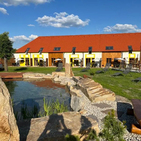Wellness zoo apartmány Lhota，位于Lomnice nad Lužnicí的酒店