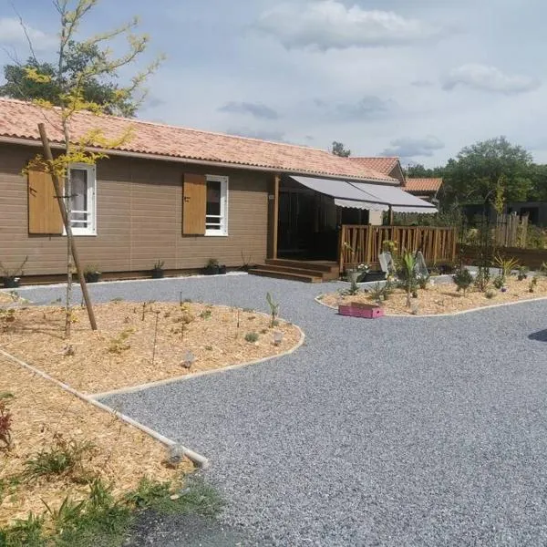 Chez Christian Chalet aux bords du lac de Peyre，位于拉布耶尔的酒店
