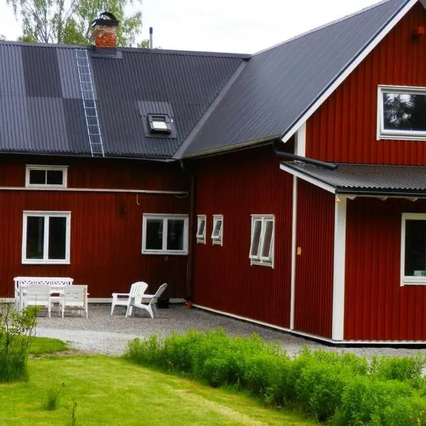 Vakantiehuis in Värmland midden in de natuur，位于Glava的酒店