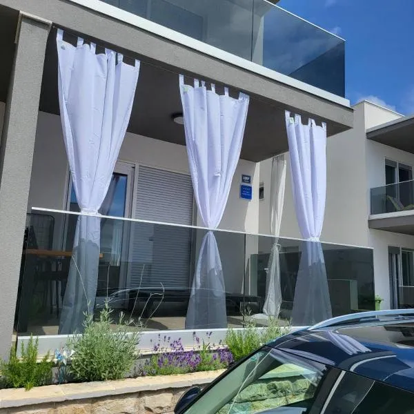 Studio apartman Pegi，位于伊穆尼的酒店