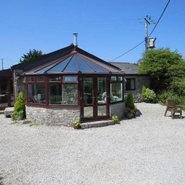 Sheila's Cottage，位于彭林的酒店