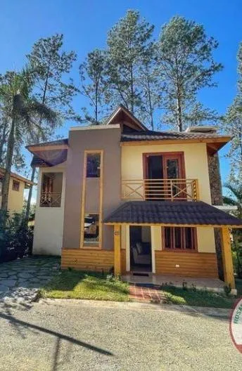 Villa encantadora Pino alto Jarabacoa，位于Bayacanes的酒店