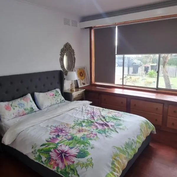 Entire 3 bed rooms unit -Rosy house 1，位于阿斯彭达尔的酒店
