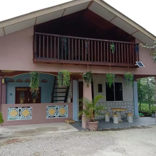 Homestay D'Hiburan Kuala Rompin，位于瓜拉弄宾的酒店