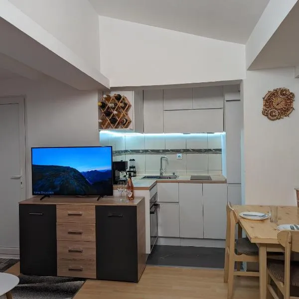 Sunrise Apartment，位于Semenište的酒店