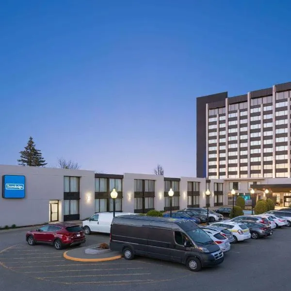魁北克市行程酒店及会议中心，位于Saint-Antoine-Lotbinière的酒店