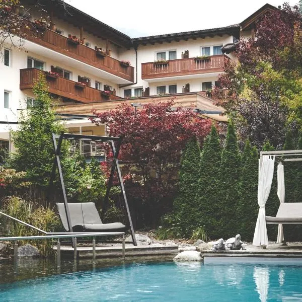 维森霍夫花园度假村酒店，位于Corvara in Passiria的酒店