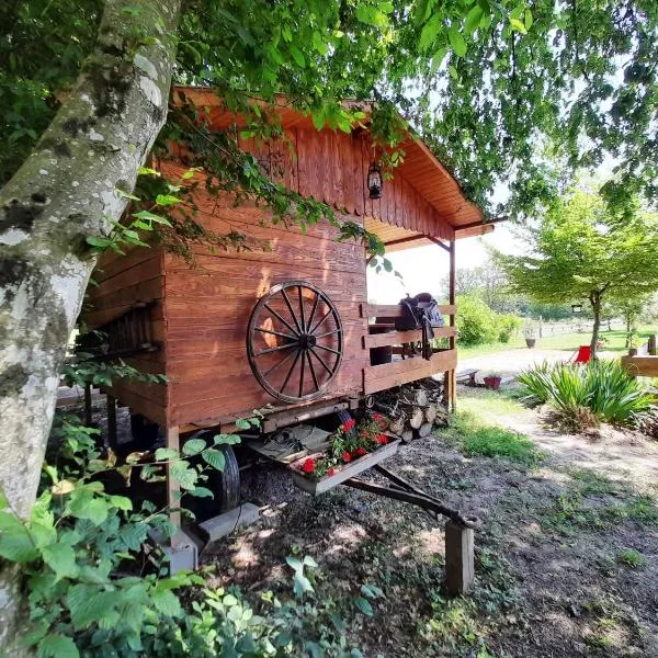 la cabane du cowboy，位于Villeneuve-les-Genêts的酒店