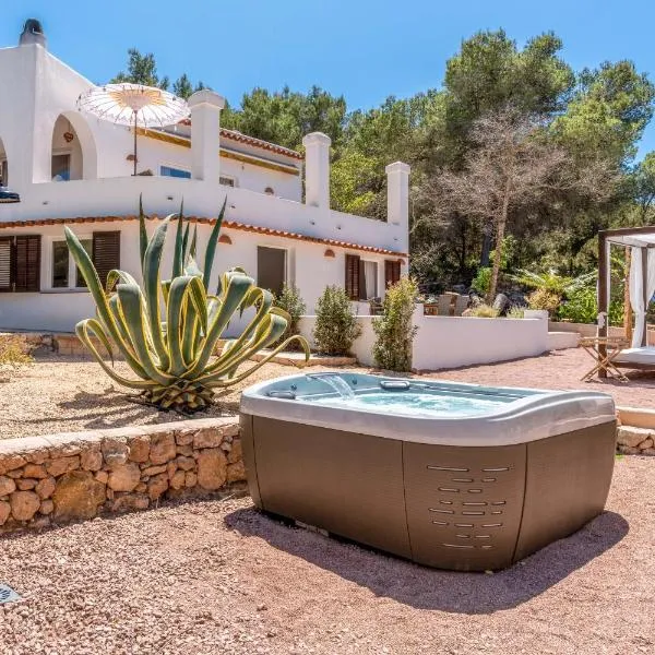 Sunset lover Cala Comte/ Cala Tarida/ Cala Bassa，位于圣何塞德萨塔莱阿的酒店