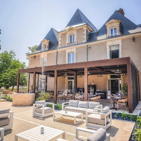 Hôtel & Restaurant - Le Manoir des Cèdres - piscine chauffée et climatisation，位于La Douze的酒店
