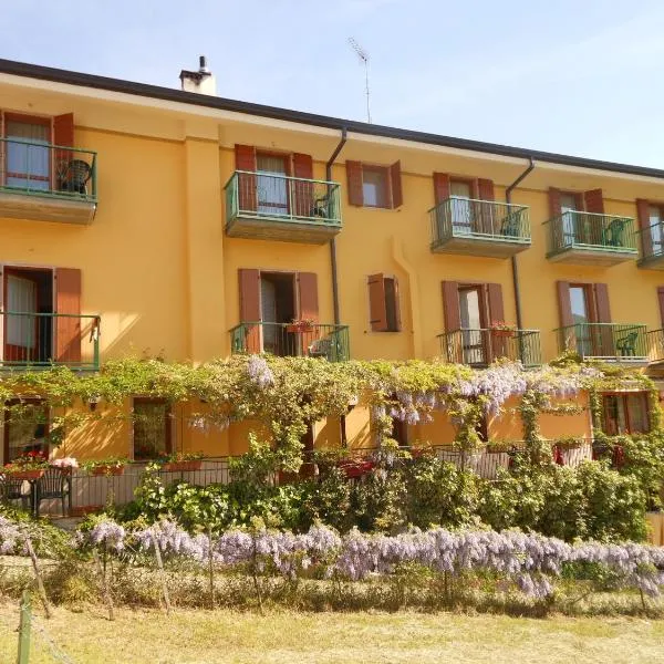 蒙塔巴尔迪那酒店，位于Spiazzi Di Caprino的酒店