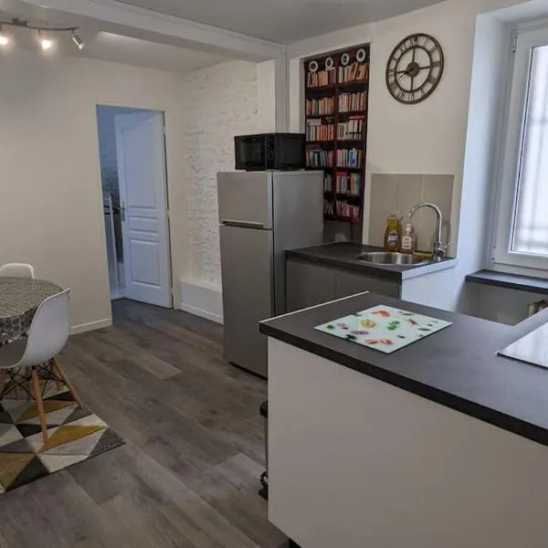 L'Entracte - Appart Hôtel - Hypercentre，位于La Ferté-Alais的酒店