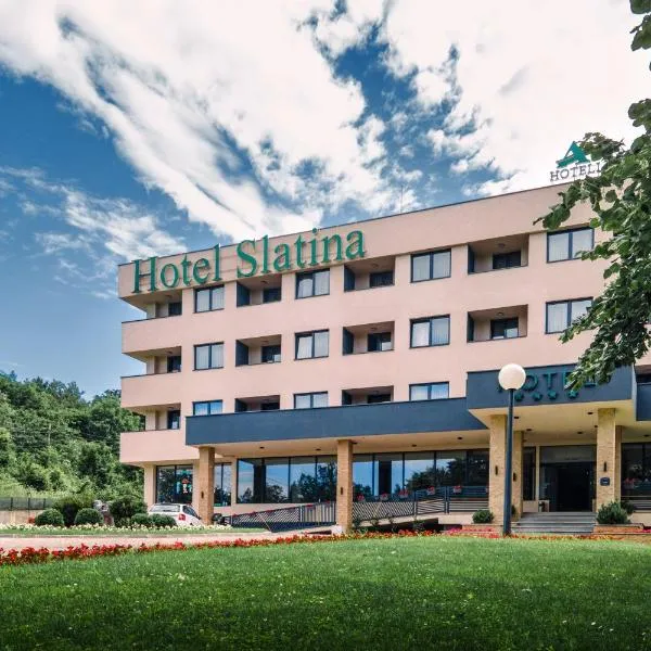 A Hoteli - Hotel Slatina，位于弗尔尼亚奇卡矿泉镇的酒店