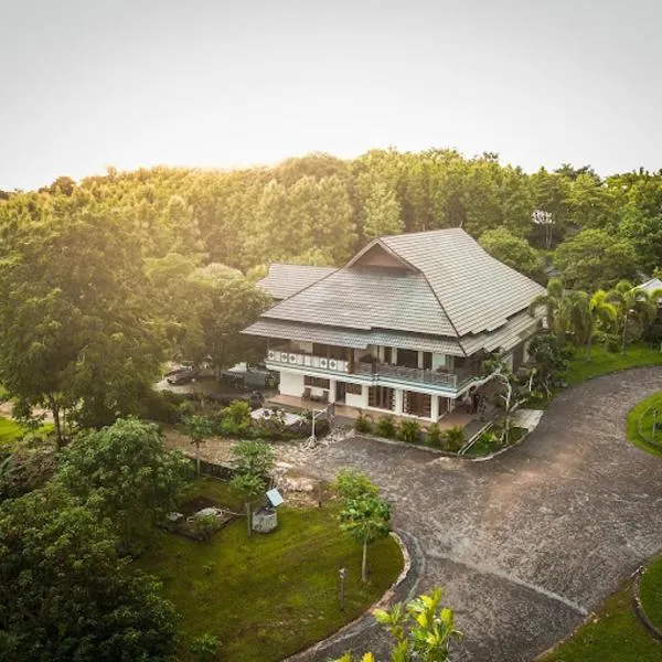 Hotel & Villa Bukit Indah Saumlaki by LeGreen，位于Saumlaki的酒店