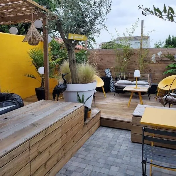 Le Spa Parmentine, jacuzzi hammam，位于罗什福尔的酒店