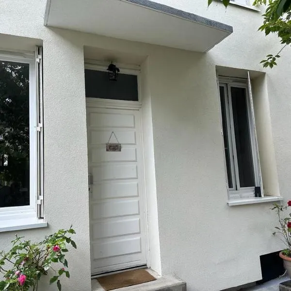 Appartement rez de chaussée avec jardin à métro Villejuif，位于维勒瑞夫的酒店