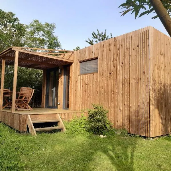 Studio en bois à 20mn du Puy du Fou avec grand jardin，位于Saint-Mesmin的酒店