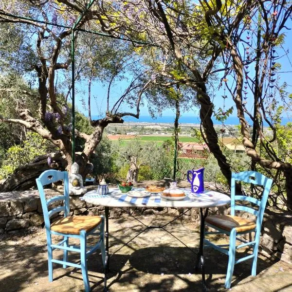 le finestre sul mare，位于孔韦尔萨诺的酒店