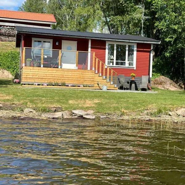 Sommarstuga med sjötomt och brygga，位于Stjärnsund的酒店