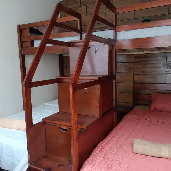 Budget Hostel Guatemala，位于El Hato的酒店